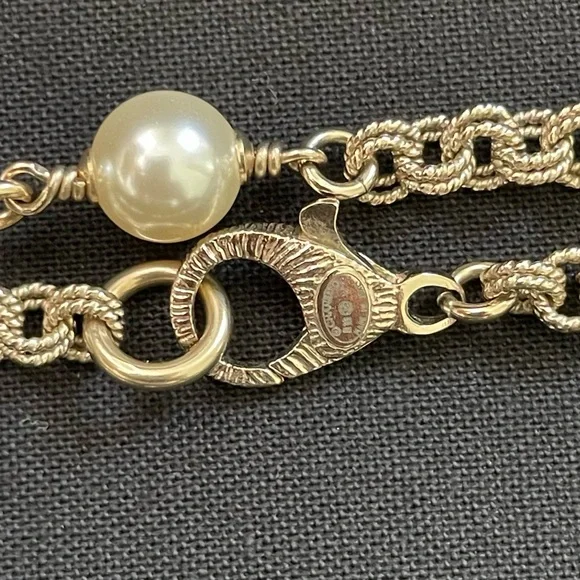 AUTHENTIC CHANEL PEARL GOLD NECKLACE - LIKE NEW - Picture 6 of 8